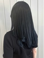 アンド アノン(and anon)&nbsp;ロングレイヤー　ダブルカラー　ブルーブラック　ツヤ髪ロング