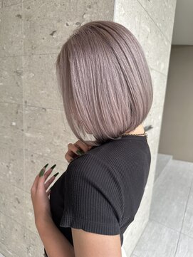 ブロンド(Blonde) ハイトーンアッシュ