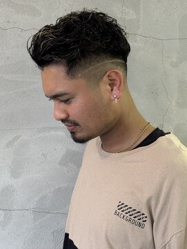 ウシワカマルイースト(ushiwakamaru East) スキンフェード×パーマ