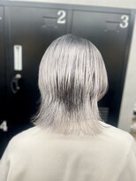 アドラ(ADLLA)&nbsp;白さ、透明感の極み。ホワイトシルバー