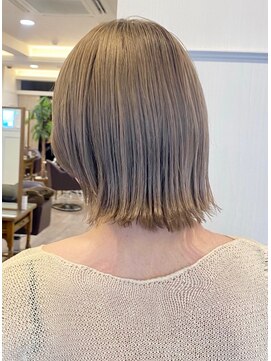 トゥルーブ バイ ファースト 富沢店(trove by first) ミルクティーベージュ/外はねボブ