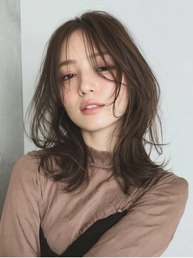 カノイ 銀座中央通り(KANOI) 【顔タイプフェミニン30代】抜け感レイヤー×モカグレージュ