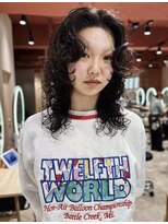 ヘアーアンドメイク ビス(HAIR&MAKE bis) ハイレイヤーパーマ 海外風パーマ【kotomi】