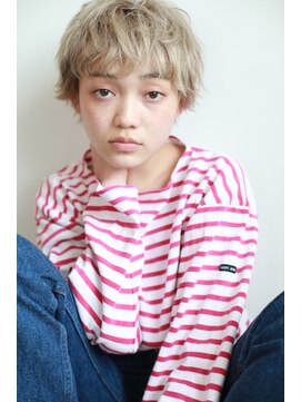 ベルエキップ(belle equipe) パールホワイトショート