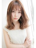 セミロングスタイル