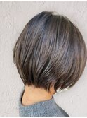 20代30代大人可愛い小顔ショートボブ前下がりアッシュハイライト