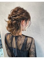 ノル(nol.) 立体感のある波巻きハーフアップヘア