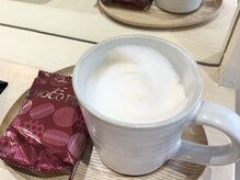 カラーなどの待ち時間には美味しい“カフェラテ”などをどうぞ☆