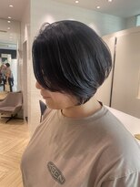 ステア ケース(stair case)&nbsp;韓国大人ショート　レイヤー　顔まわりカット