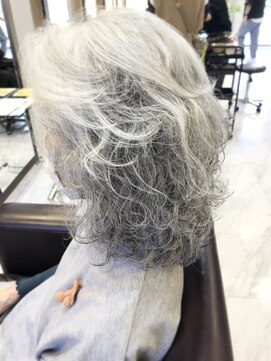 ルセ イノベーション 白岡本店(Ruse innovation) 【10月】大人おしゃれグレイヘアパーマ♪