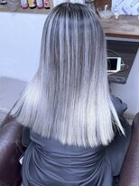 ブレイズヘアー(BLAZEhair) 【ムラ修正】ホワイトシルバーバレイヤージュ×ブリーチ2回