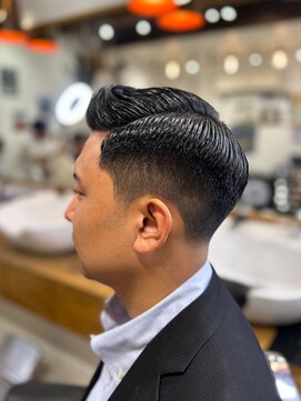 キングコング バーバーショップ バイ アルバレス(KING KONG BARBERSHOP by ALVAREZ) テーパーフェード/メンズカット/スキンフェード/所沢市/小手指