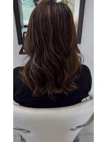 ウェリナ(welina)&nbsp;ハイライトがたっぷり入ったデザインカラー☆
