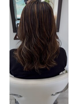 ウェリナ(welina) ハイライトがたっぷり入ったデザインカラー☆