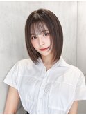 ハイライトミディアムヘア暗めカラーオリーブグレー