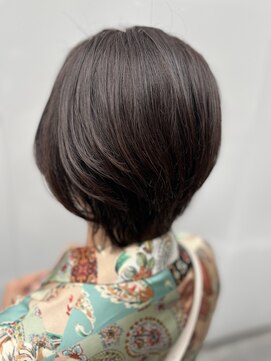 ボトムス(BOTTOMS) 自然な印影ハイライト