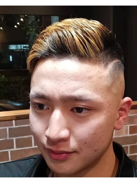 スリーマンズバーバークラブ(THREEMAN'S BARBER CLUB) フェード