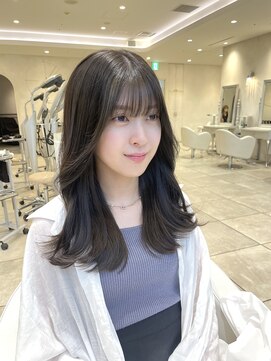 ザックラフィネ(ZACC raffine) アッシュカラー/シースルーバング/ふんわりミディアム