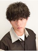 スパイラルパーマツーブロック刈り上げラウンドマッシュ韓国黒髪