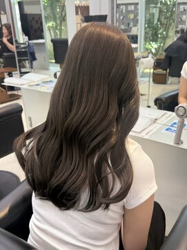 シュウ(shu) ヘーゼルベージュ