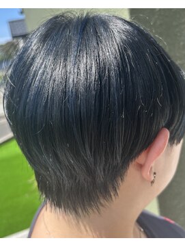 blue-blackカラーハンサムショート