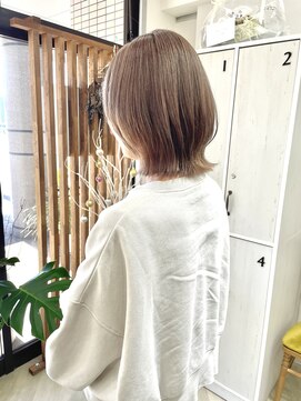 レイヤーカット×マロンベージュ