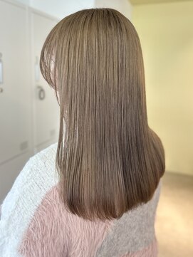 ロジェ(loje) 20代30代40代 大人ガーリーミルクティーベージュ/似合わせカット