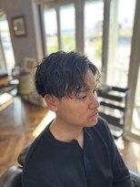 アンカー(ANCHOR) 抜け感重視。ラフにキマるセンターパート/印西