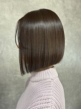 フルール(Fleur)&nbsp;前下がりボブ　グレージュ　白髪染め