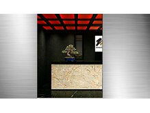 ZAN　TOKYO　BARBER＆SALON【7月中旬 NEW OPEN（予定）】の雰囲気（4階のエレベーターが開くと、そこは洗練された和モダンの空間。）