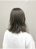 スモーキーグレージュ