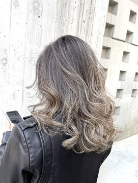 リバレッジ 広尾(Leverage) 海外ハイライトバレイヤージュグラデーションベージュスタイル