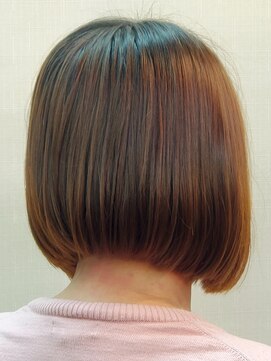 パンプキン 前下がりボブ