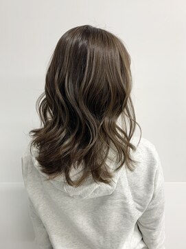 ステアケース 武蔵小杉店(stair:case) 色素改善シルクハイライトカラー　脱白髪染めアッシュグレージュ