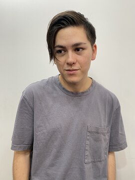 ブラウンズズシ(BROWNS Zushi) アシンメトリーカット☆