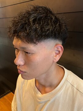 ディスイズバーバーセカンド(THIS IS BARBER 2nd) スペインカール×スキンフェード