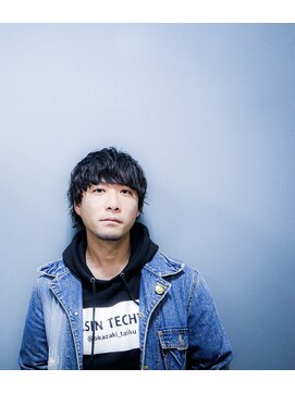 イコール(equal) 緩めツイストラウンドマッシュウルフ