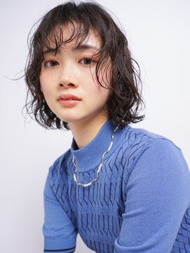 クルー(Creww KYOTO) ウェットな束感でみせるラフなパーマボブ