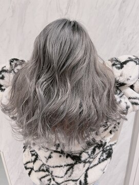 リー 京橋(Lee) 今里☆シルバーグレーバレイヤージュ☆