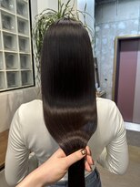 ナインスフロア(9NINTH FLOOR)&nbsp;艶髪ストレートヘア/暗髪透明感カラー/髪質改善トリートメント