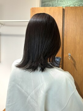 エニエンメイクス 立川(ENIEN MAKE'S) ミディアム、切りっぱなし、アッシュブラウン