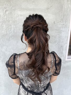 マル 日立(maru.) ポニーテールアレンジ