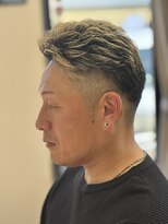 いこい理容室 スキンフェード×ハイライトショート