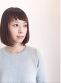 パッツン眉上バングのシンプルボブ