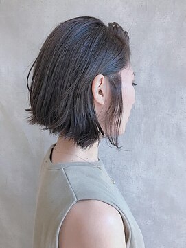 ムウ 難波(MOU) グラデーションボブエッジショートくびれセミディアッシュカラー