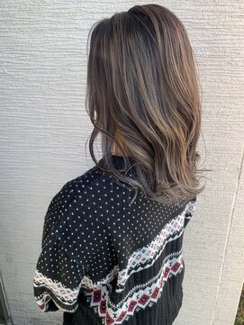 ピアリ(Peri) グラデーションハイライト