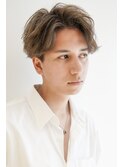 スーツ短髪ツーブロック束感モテる黒髪シークレットパーマ流行