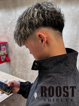 ルースト 渋谷店(ROOST) スペインカール×ホワイトハイライト