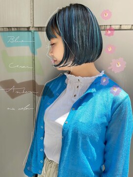 バズ ビー(BUZZ Bee) 前下がりボブ/ブルーカラー/デザインカラー