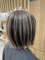 ハイク(HYKE)&nbsp;切りっぱなしボブ×グレージュ系アンブレラカラー